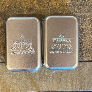 4 Queens Hotel & Casino Silver Tin Box Set